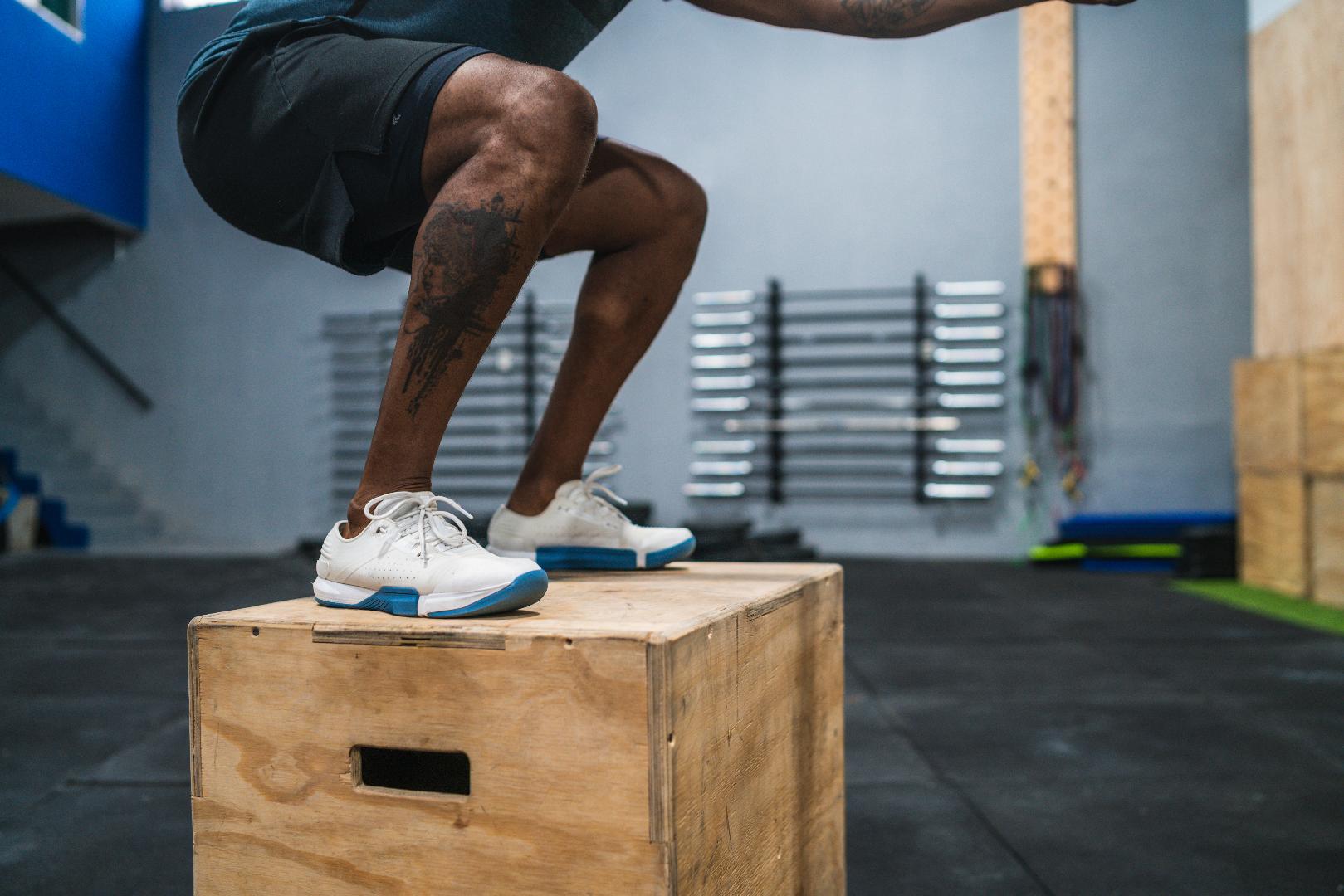 Potencia tus piernas con el salto al cajón
